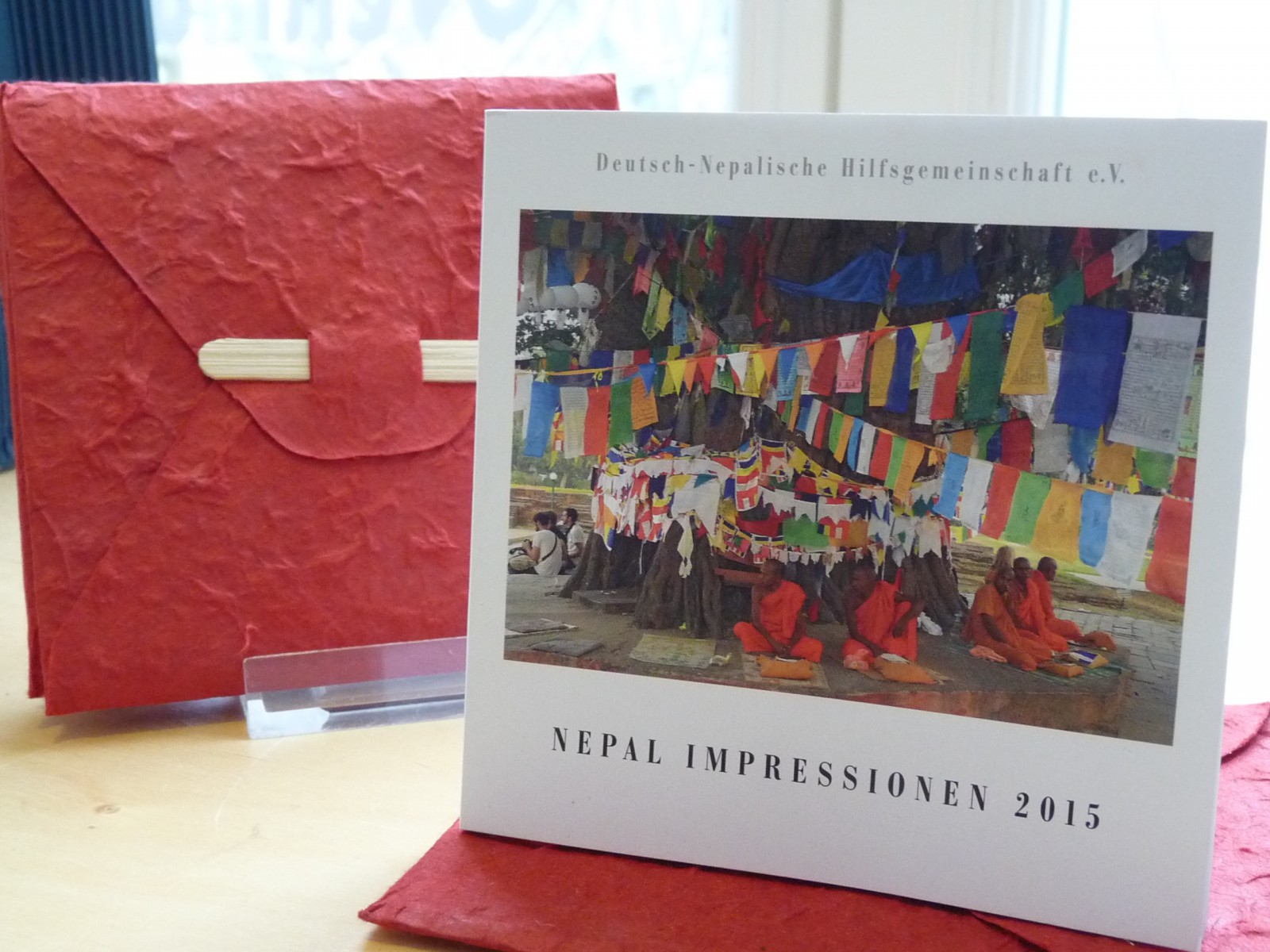 kleiner Tischkalender mit Impressionen aus Nepal. Er ist auch als Wandkalender erhältlich