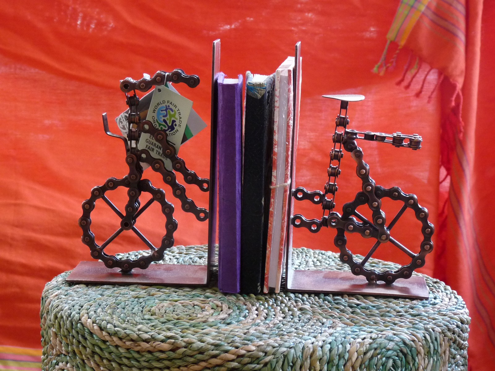 Buchstützen "Fahrrad" aus recycelter Fahrradkette Indien
